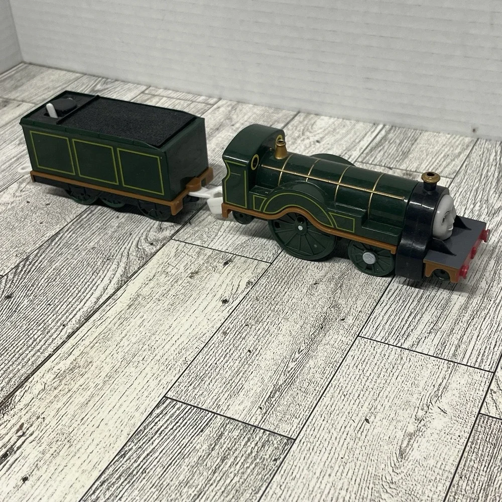 Thomas & Friends TrackMaster Motorized Emily Engine w/ Tender 2004 Tomy WORKING!